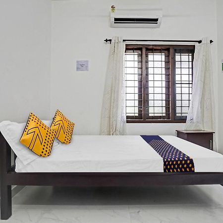 Spot On Blissful Villa Kochi Exteriér fotografie